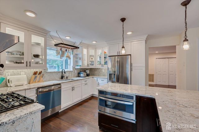 1 Mimosa Court, South Brunswick, NJ 08540