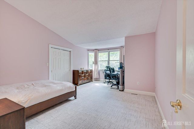 1 Mimosa Court, South Brunswick, NJ 08540