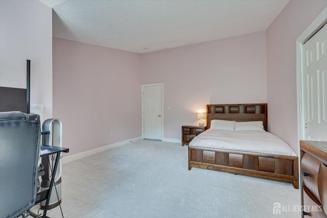 1 Mimosa Court, South Brunswick, NJ 08540