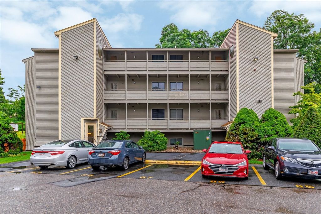 1199 Grafton St 92, Worcester, MA 01604