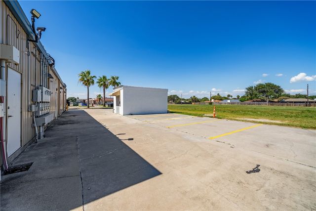 9512 S Padre Island Dr 106, Corpus Christi, TX 78418