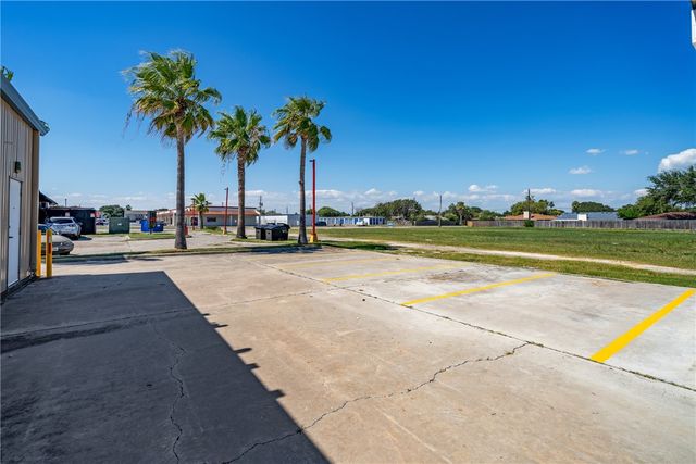 9512 S Padre Island Dr 106, Corpus Christi, TX 78418