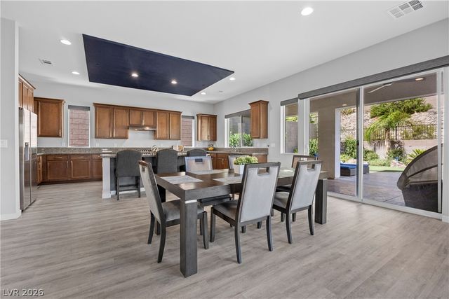 28 Vista Outlook Street, Henderson, NV 89011