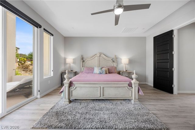 28 Vista Outlook Street, Henderson, NV 89011