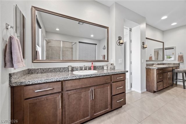 28 Vista Outlook Street, Henderson, NV 89011