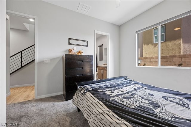 28 Vista Outlook Street, Henderson, NV 89011