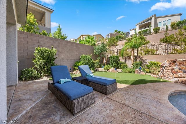 28 Vista Outlook Street, Henderson, NV 89011