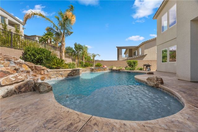 28 Vista Outlook Street, Henderson, NV 89011