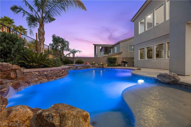 28 Vista Outlook Street, Henderson, NV 89011