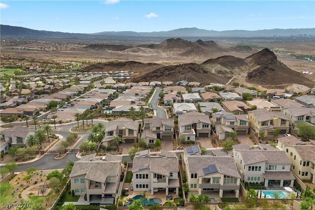 28 Vista Outlook Street, Henderson, NV 89011