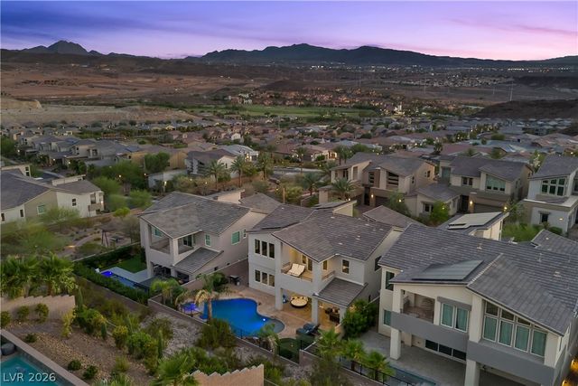 28 Vista Outlook Street, Henderson, NV 89011