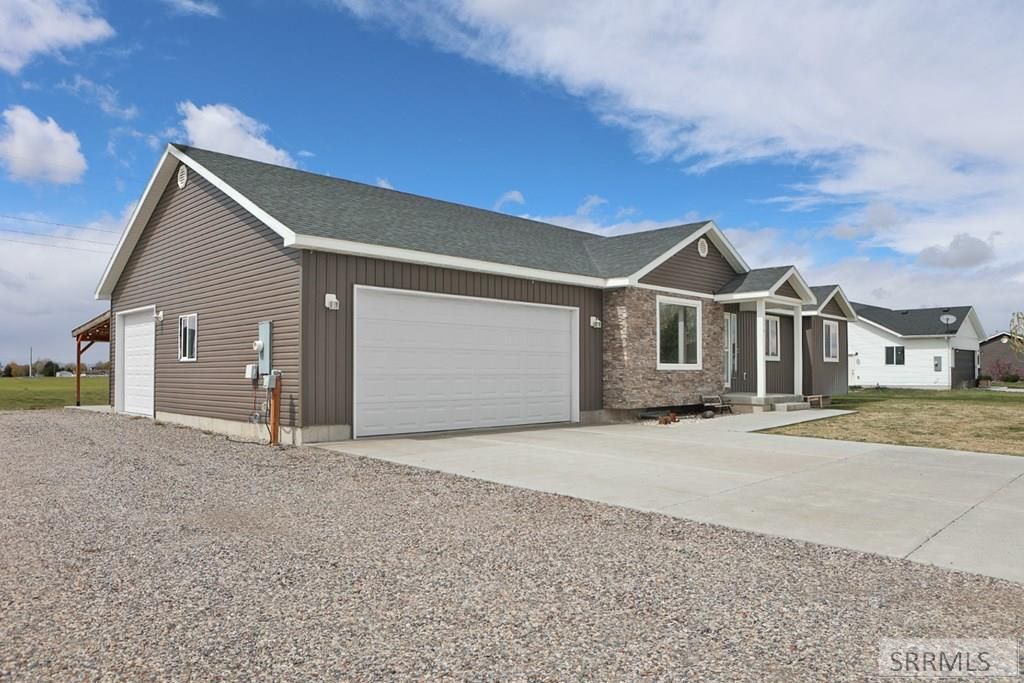 Image 5 of property listing at 179 N 4032 E, Rigby, ID 83442