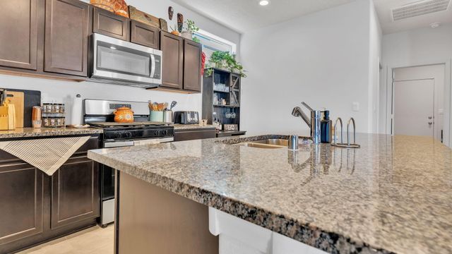 1824 Villa Contesa, Los Lunas, NM 87031