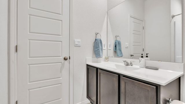 1824 Villa Contesa, Los Lunas, NM 87031