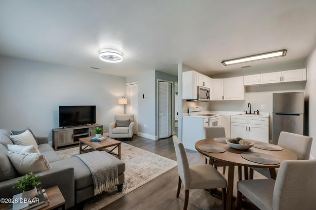 1290 9th St Apt 205, Daytona Beach, FL 32117