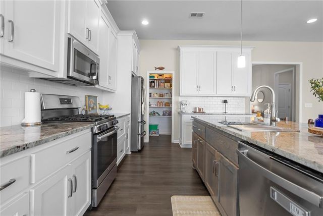 24814 W 144th Terrace, Olathe, KS 66061