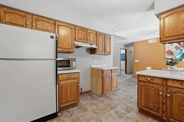 1051 CUSTER SQUARE, Stevens Point, WI 54482