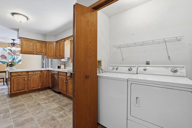 1051 CUSTER SQUARE, Stevens Point, WI 54482