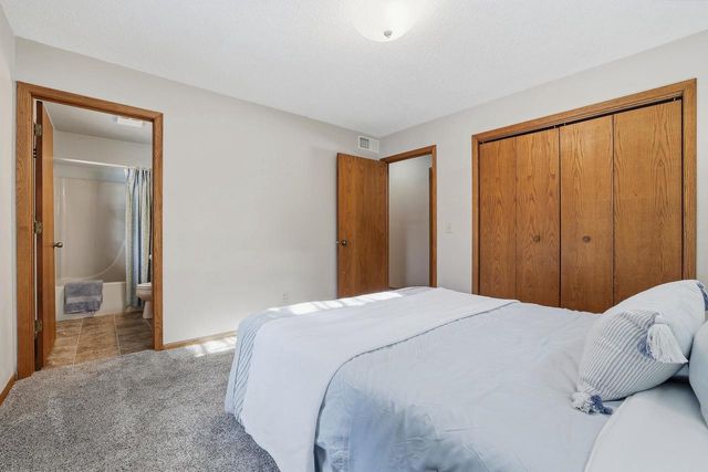 1051 CUSTER SQUARE, Stevens Point, WI 54482