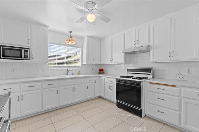 874 W 33rd Way, Long Beach, CA 90806