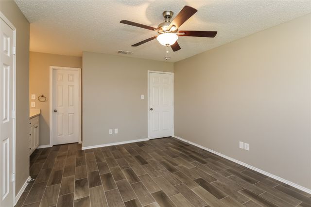 6230 Hott Springs Drive, Arlington, TX 76001