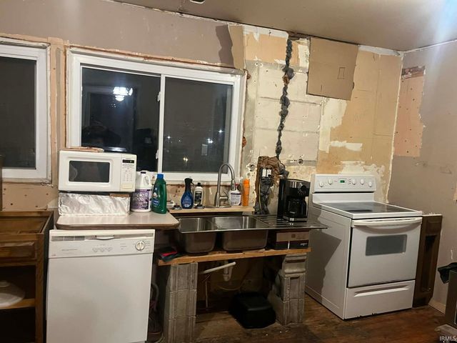 1716 15th St, Bedford, IN 47421