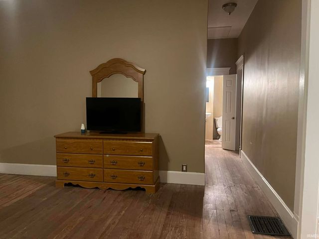 1716 15th St, Bedford, IN 47421