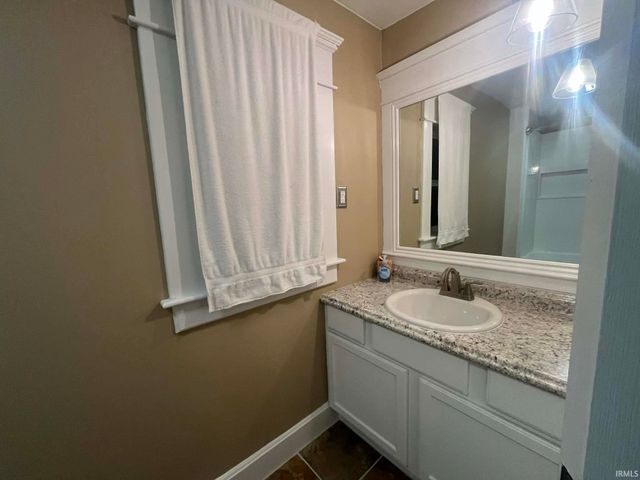 1716 15th St, Bedford, IN 47421