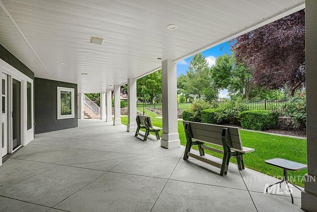 7061 N Penncross Way, Meridian, ID 83646
