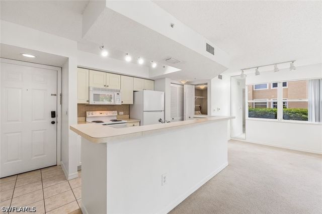 8920 Colonnades CT E 518, Bonita Springs, FL 34135