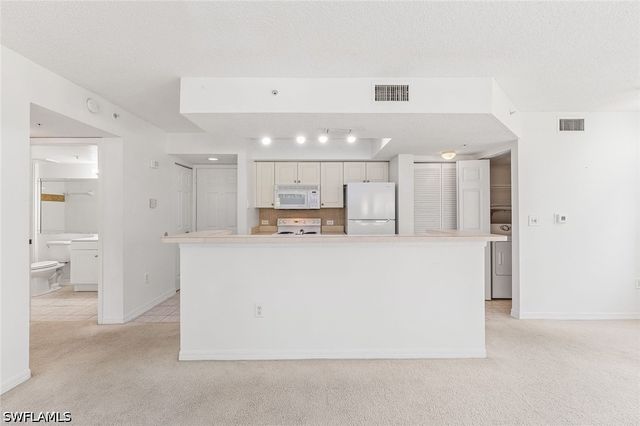 8920 Colonnades CT E 518, Bonita Springs, FL 34135