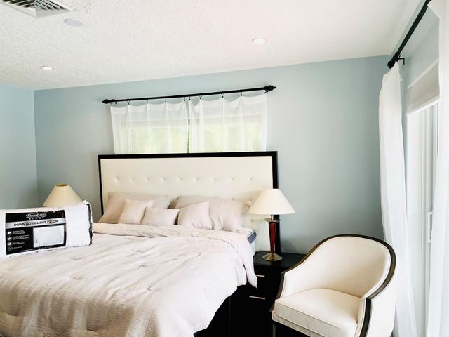 800 GLOUCHESTER Street, Boca Raton, FL 33487