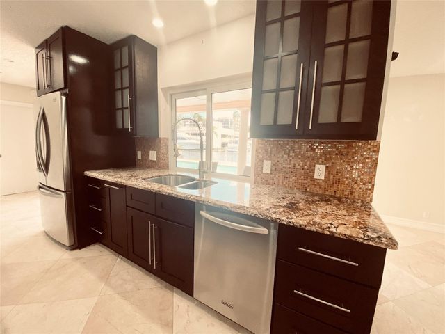 800 GLOUCHESTER Street, Boca Raton, FL 33487
