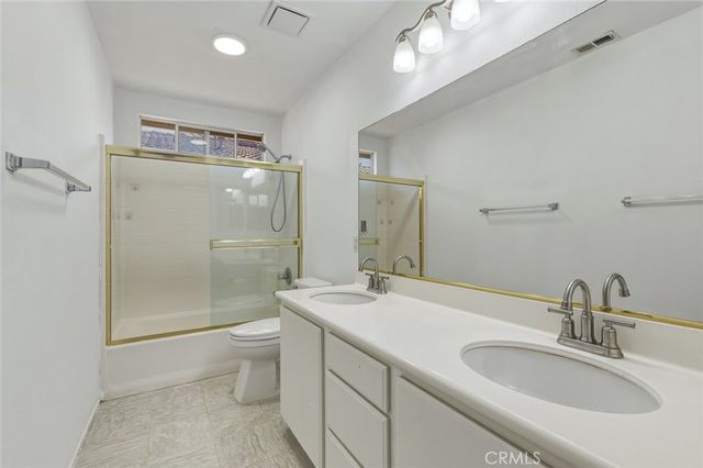 16581 Escalon, Fontana, CA 92336