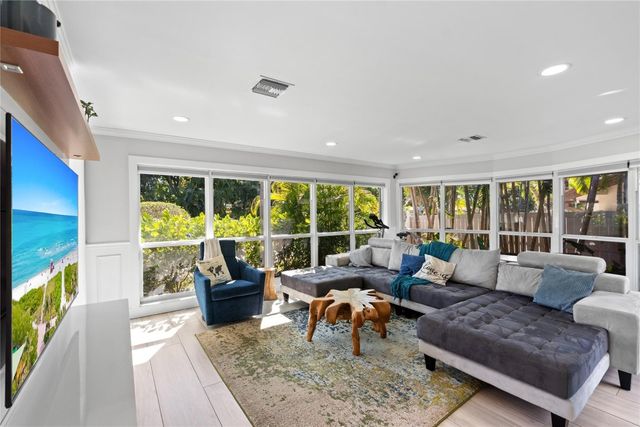 2615 NE 26th Street, Fort Lauderdale, FL 33305