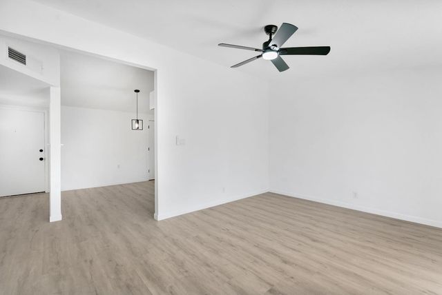2681 S Ivy Avenue, Fresno, CA 93706