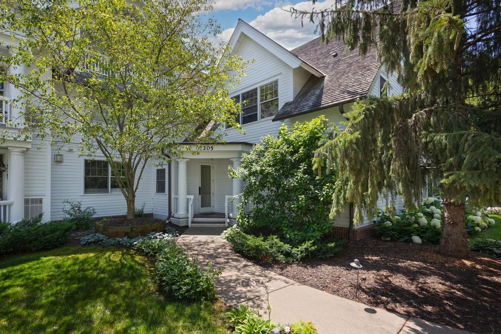 205 Mill Street S204, Excelsior, MN 55331 — exterior