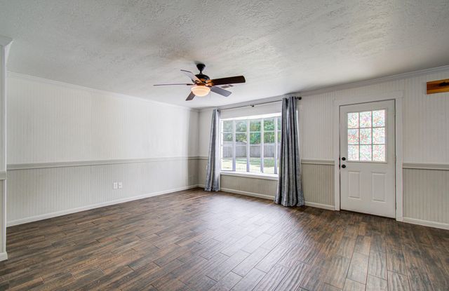 2002 Seagate Lane, Houston, TX 77062