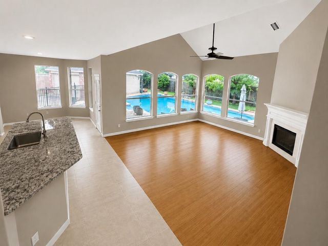 1006 Mettler Ct, Richmond, TX 77469