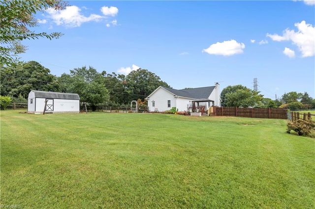 108 Camden Court, Advance, NC 27006