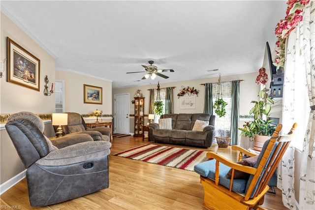 108 Camden Court, Advance, NC 27006