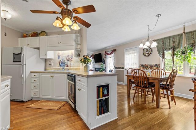108 Camden Court, Advance, NC 27006