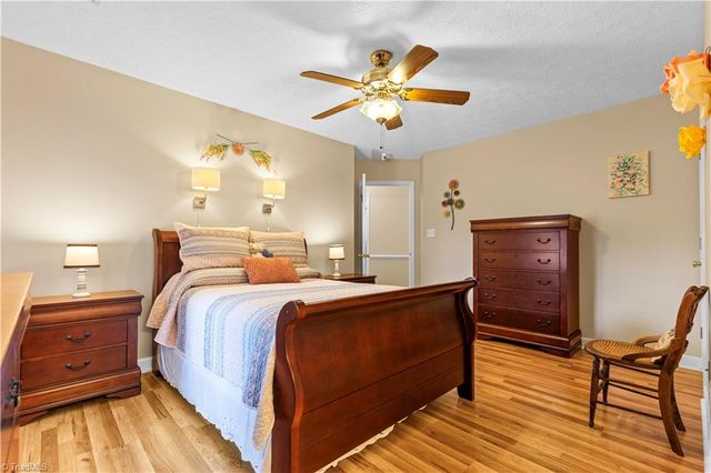 108 Camden Court, Advance, NC 27006