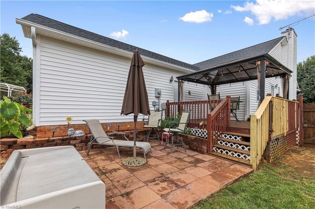 108 Camden Court, Advance, NC 27006