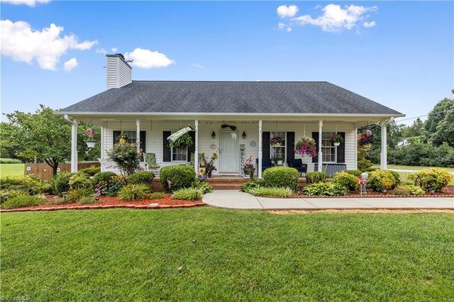 108 Camden Court, Advance, NC 27006
