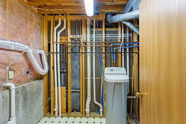 6006 E OREAR RD, Columbia, MO 65202