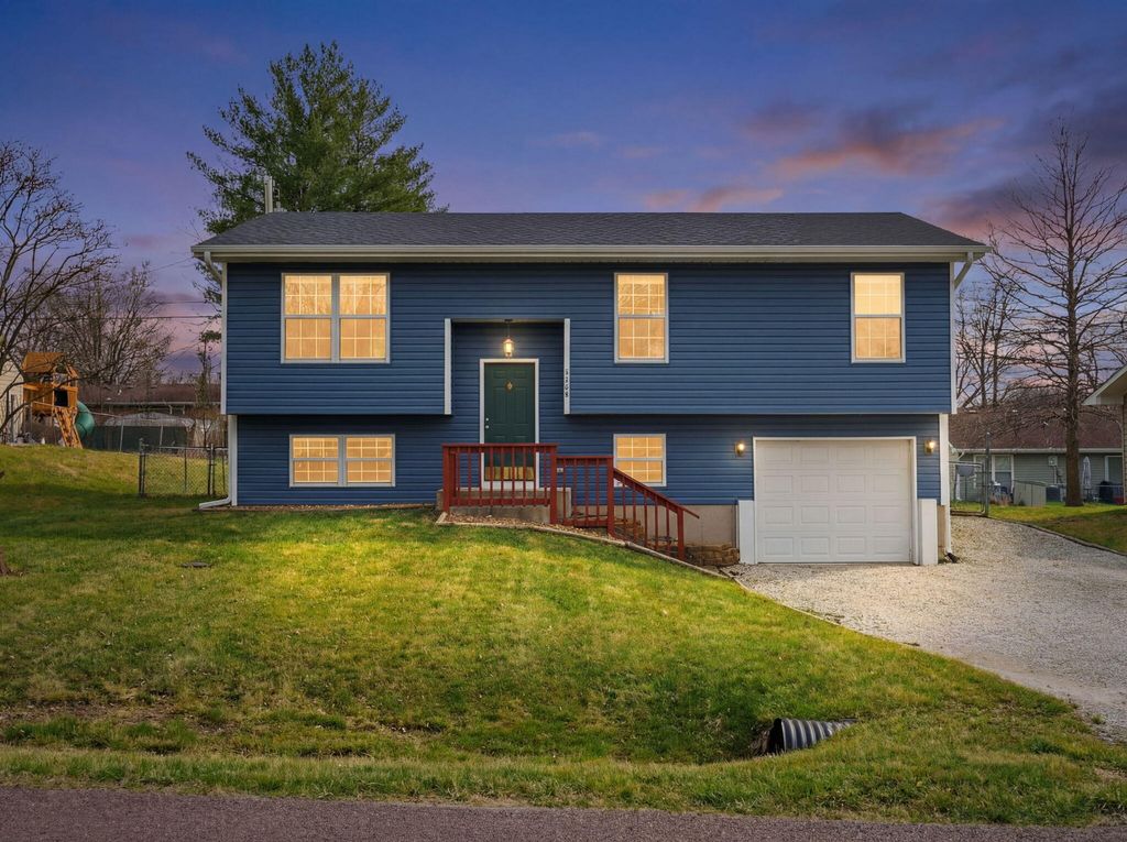 6006 E OREAR RD, Columbia, MO 65202