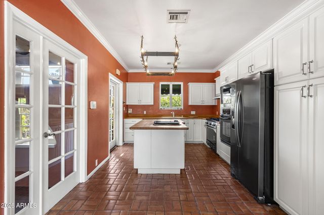 4040 E ELM Street, Phoenix, AZ 85018