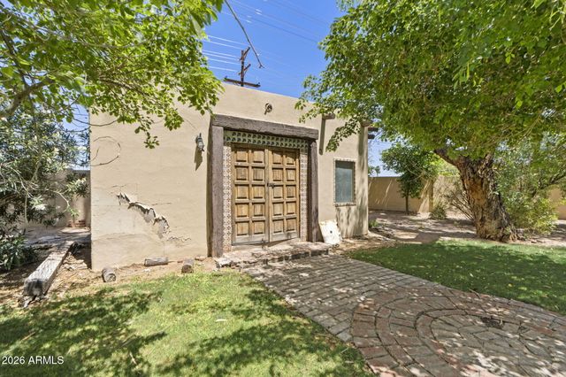 4040 E ELM Street, Phoenix, AZ 85018
