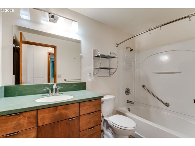 310 E 48TH Ave, Eugene, OR 97405
